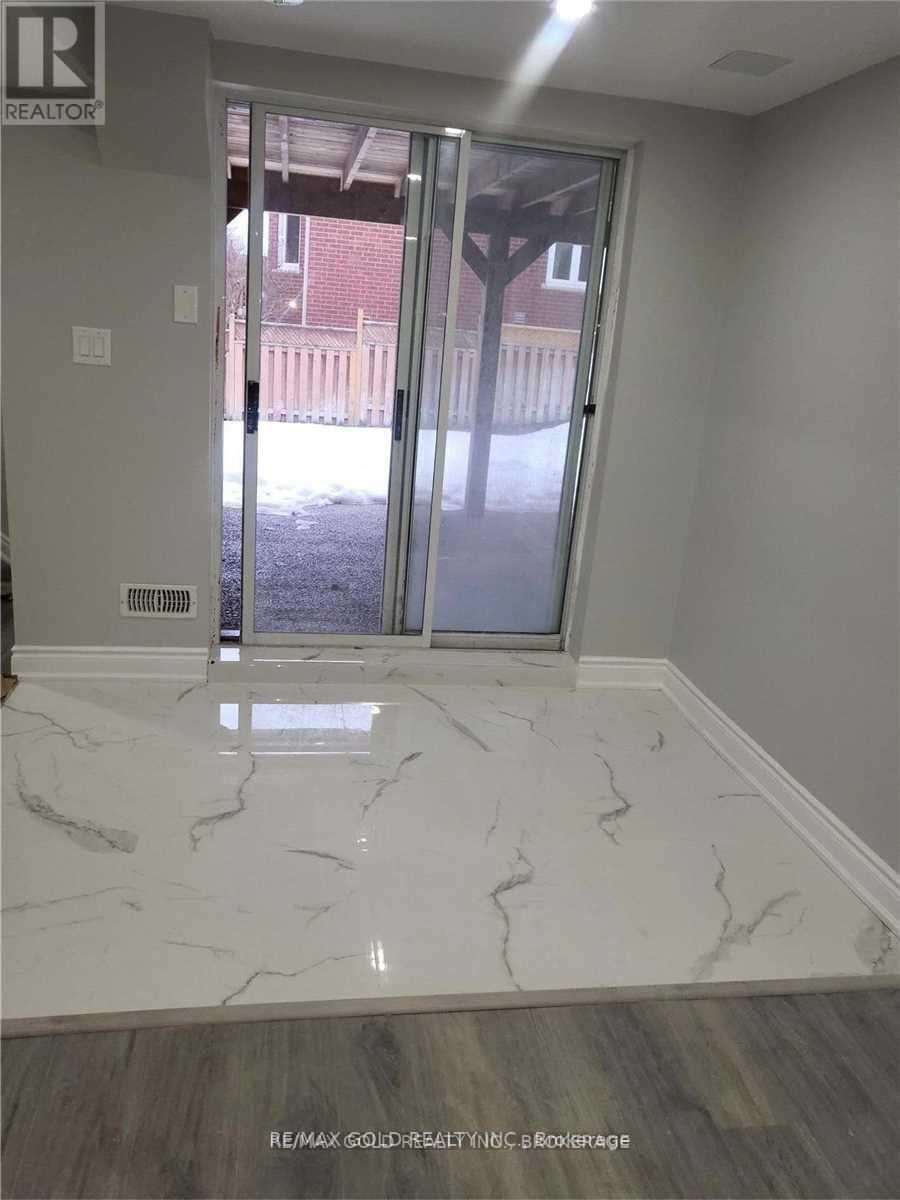 4 GOLLOP CRES