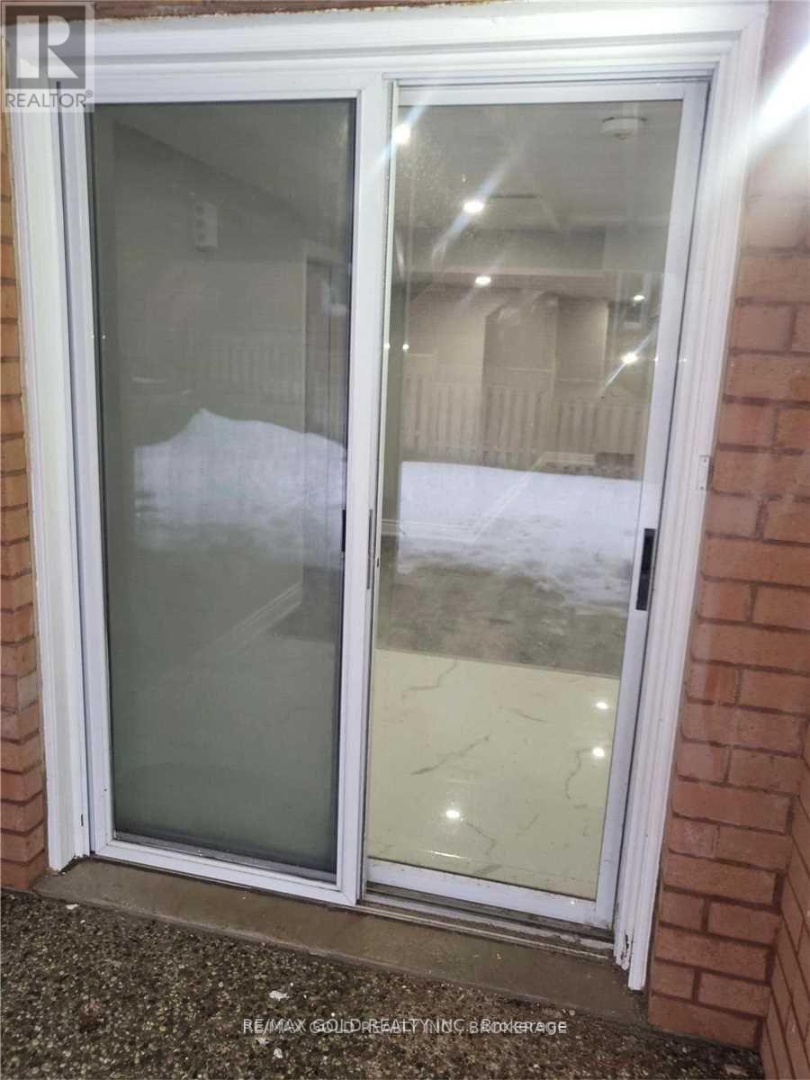 4 GOLLOP CRES