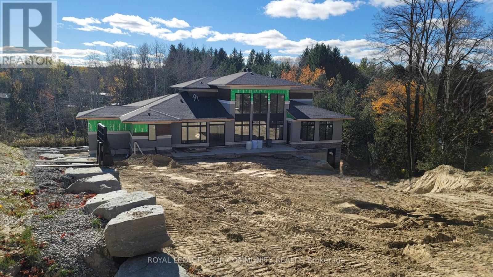 8 KEILY CRES