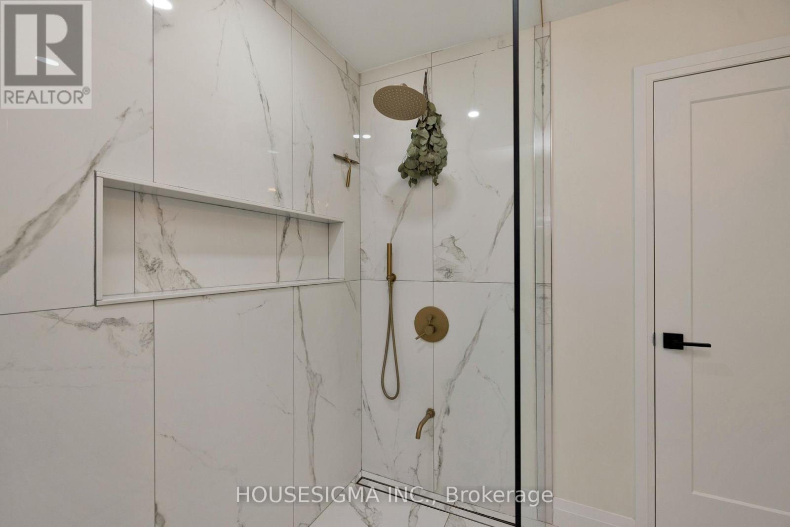 13 IVAN AVE