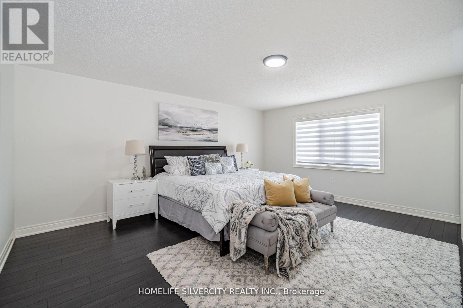 2 MAPLE TRAIL RD W