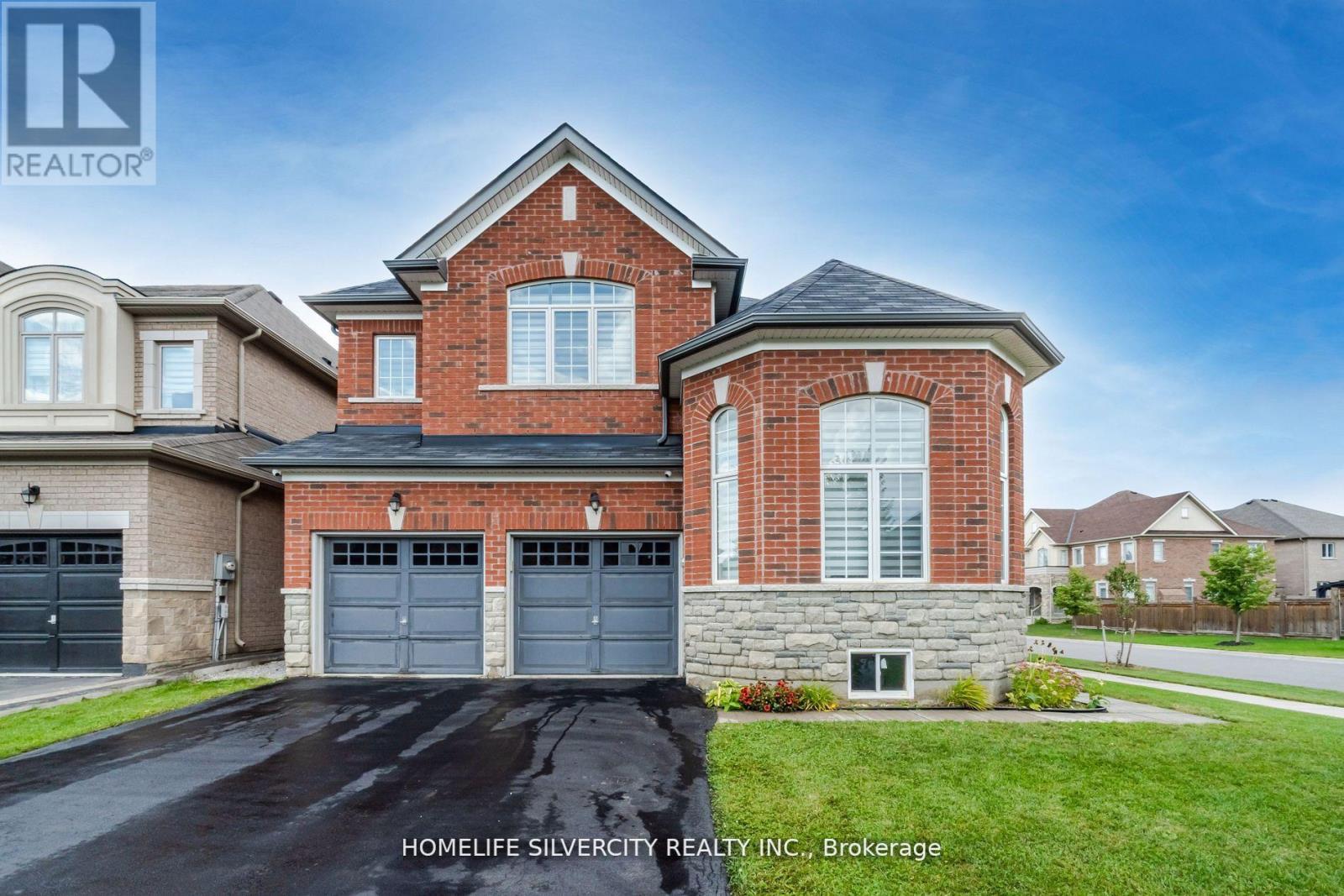 2 MAPLE TRAIL RD W
