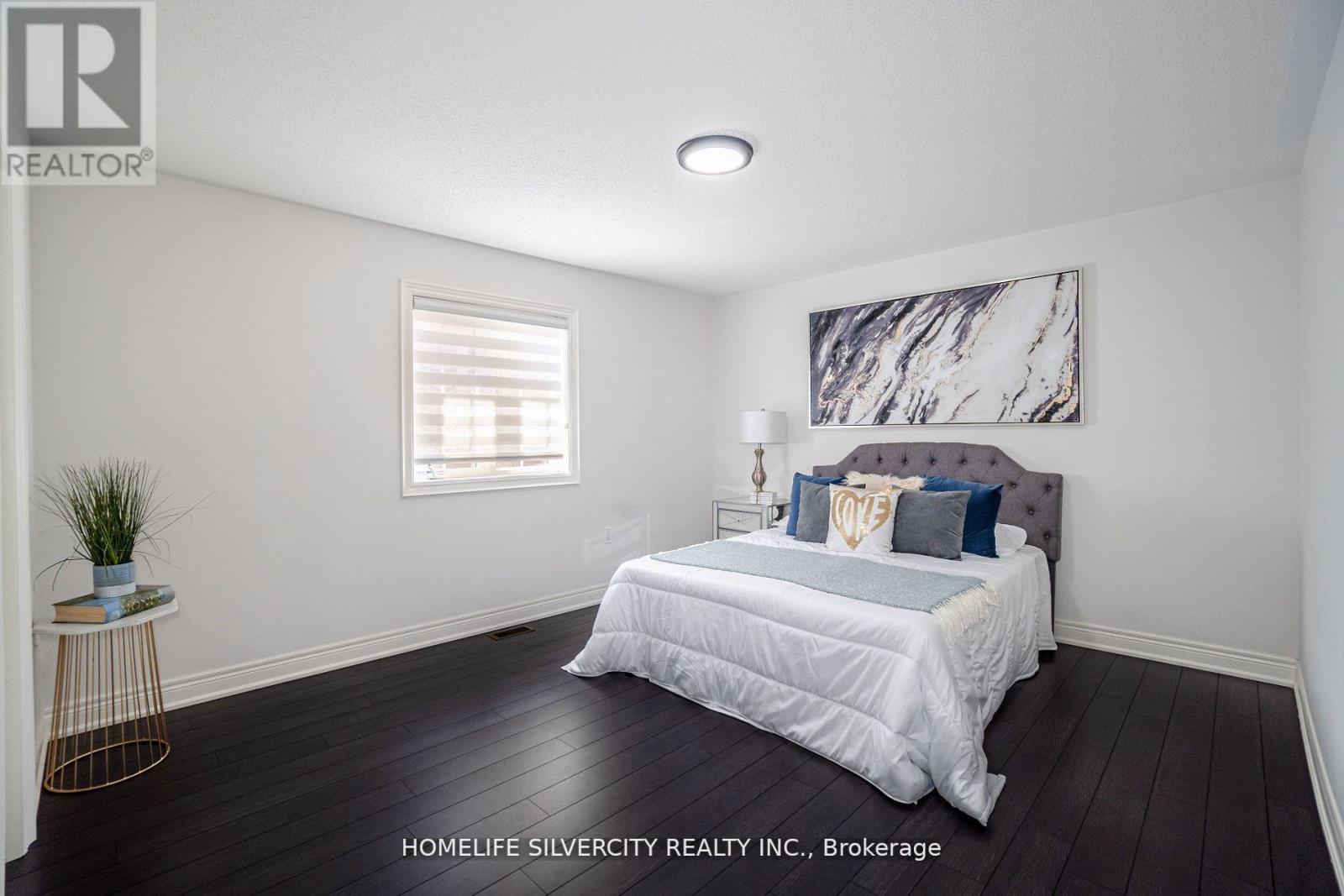 2 MAPLE TRAIL RD W