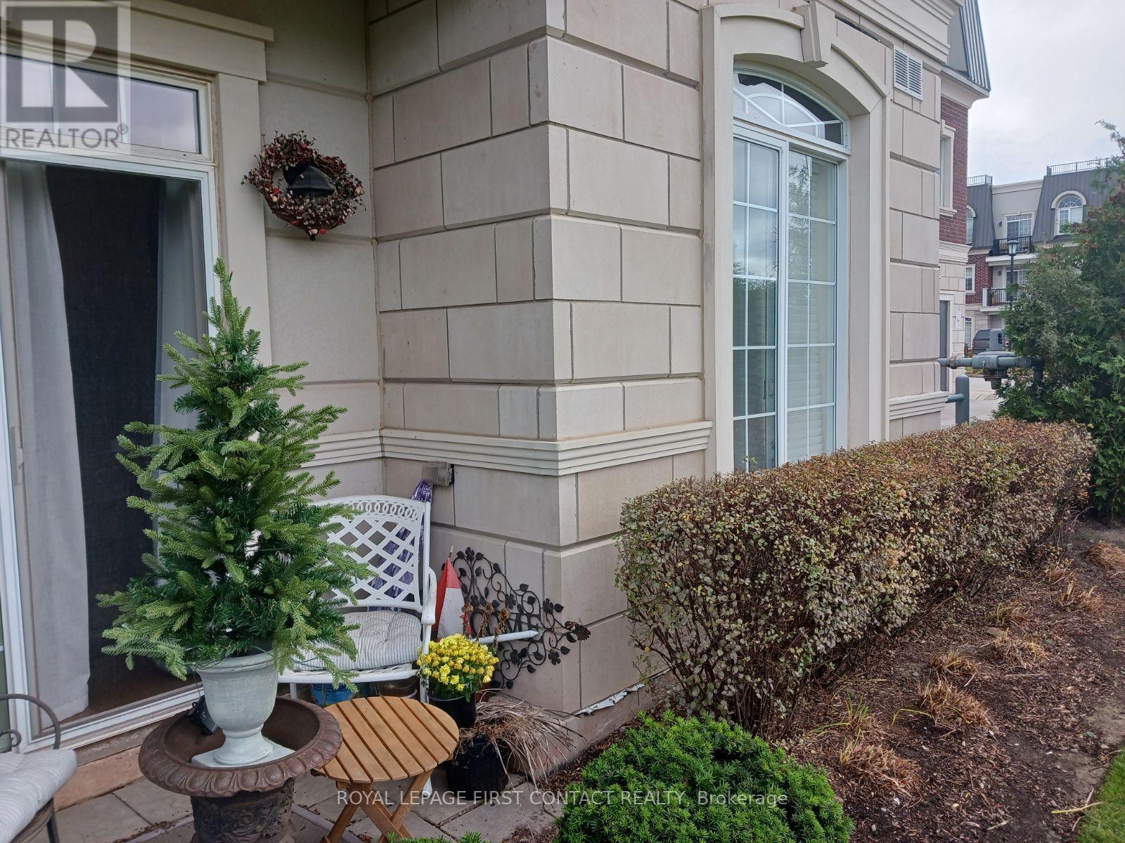 #101 -2300 UPPER MIDDLE RD W, #101