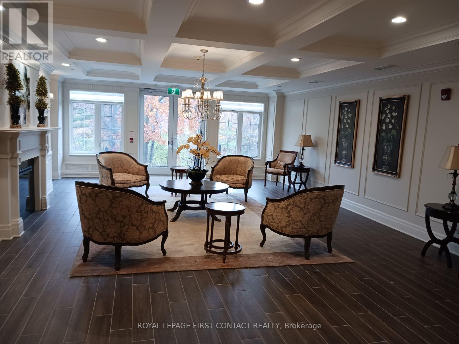 #101 -2300 UPPER MIDDLE RD W, #101