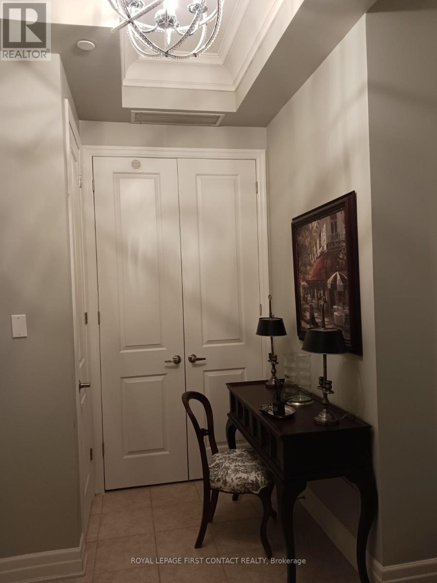 #101 -2300 UPPER MIDDLE RD W, #101