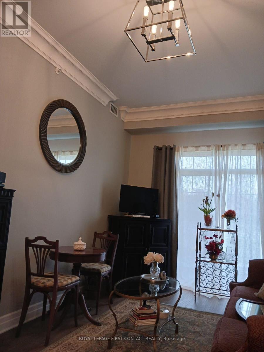 #101 -2300 UPPER MIDDLE RD W, #101