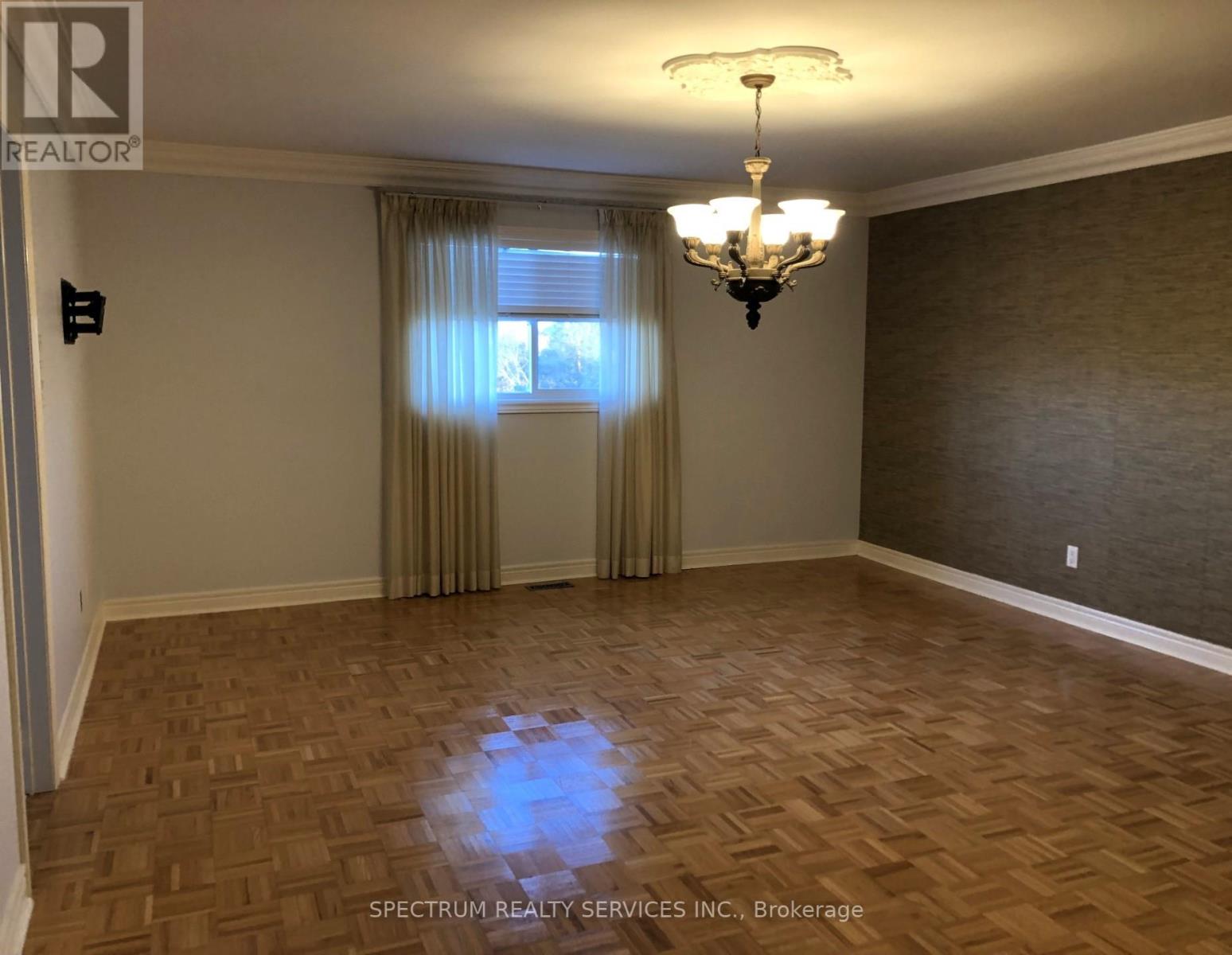 71 SHADY GLEN CRES