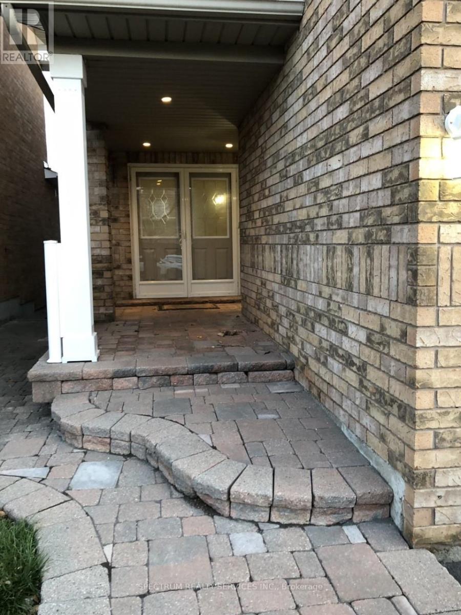 71 SHADY GLEN CRES
