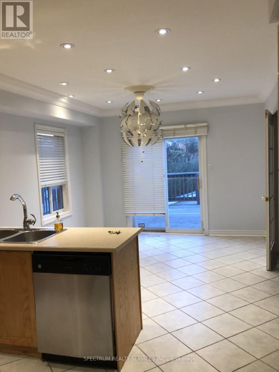 71 SHADY GLEN CRES