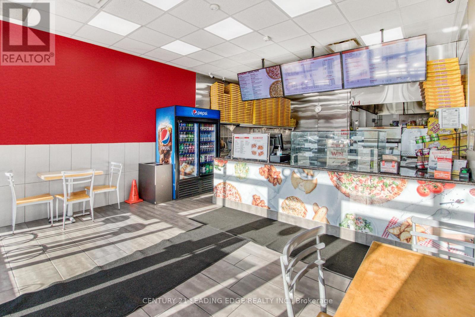 #3 -608 SANTA MARIA BLVD, #3