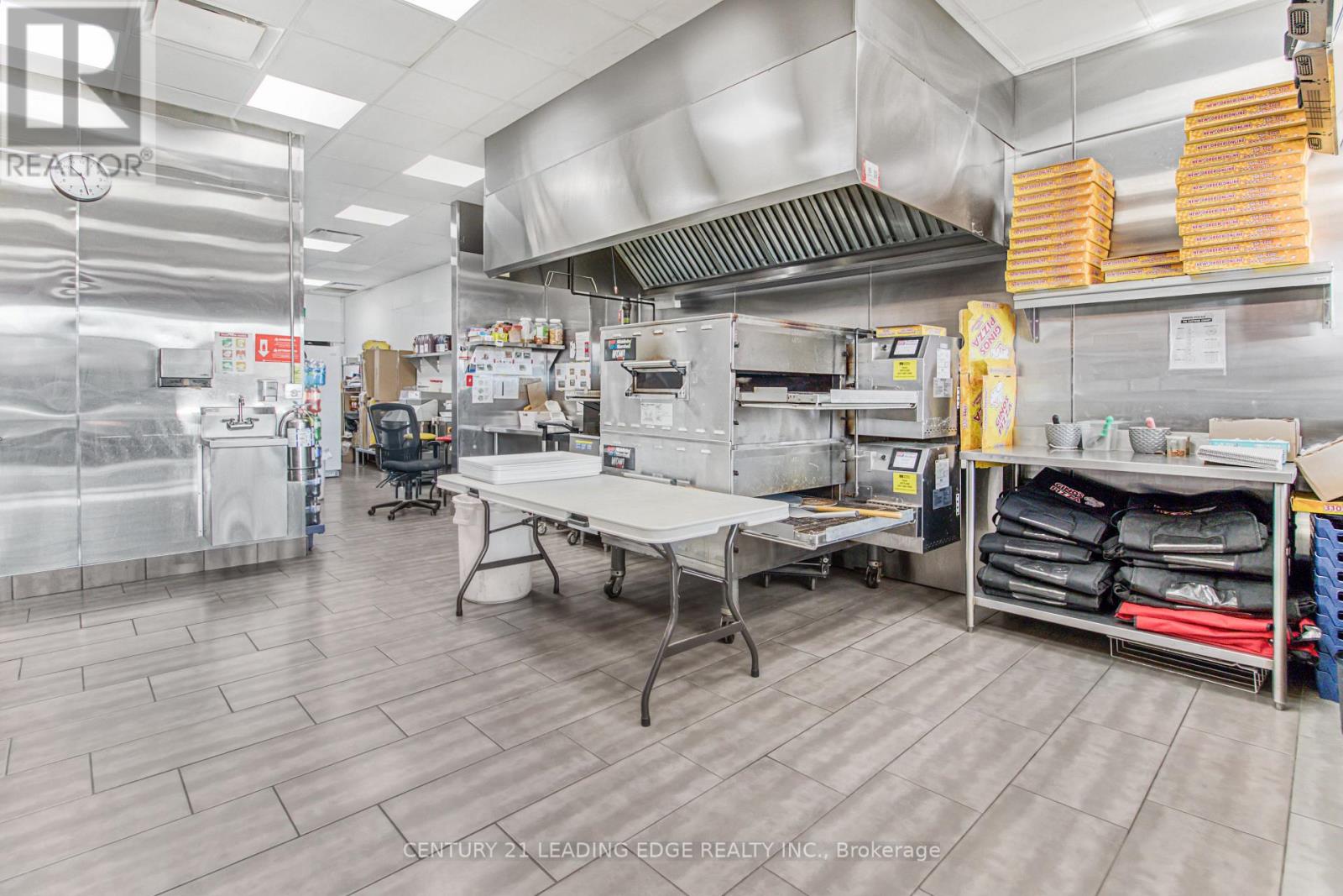 #3 -608 SANTA MARIA BLVD, #3