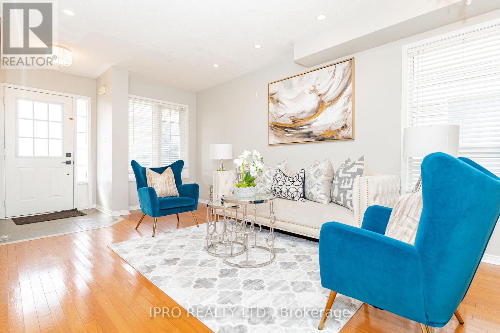 121 LIVINGSTON RD