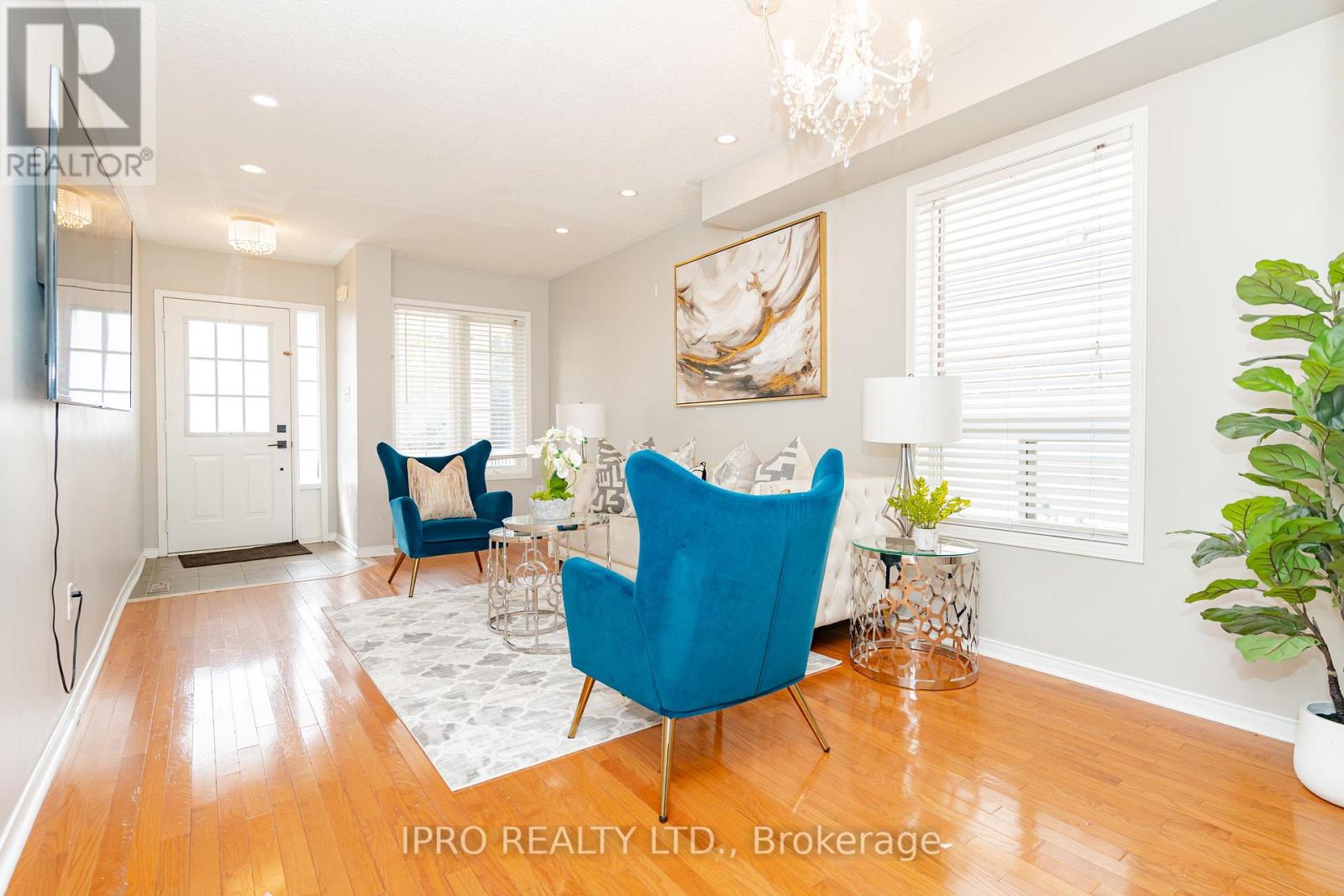 121 LIVINGSTON RD