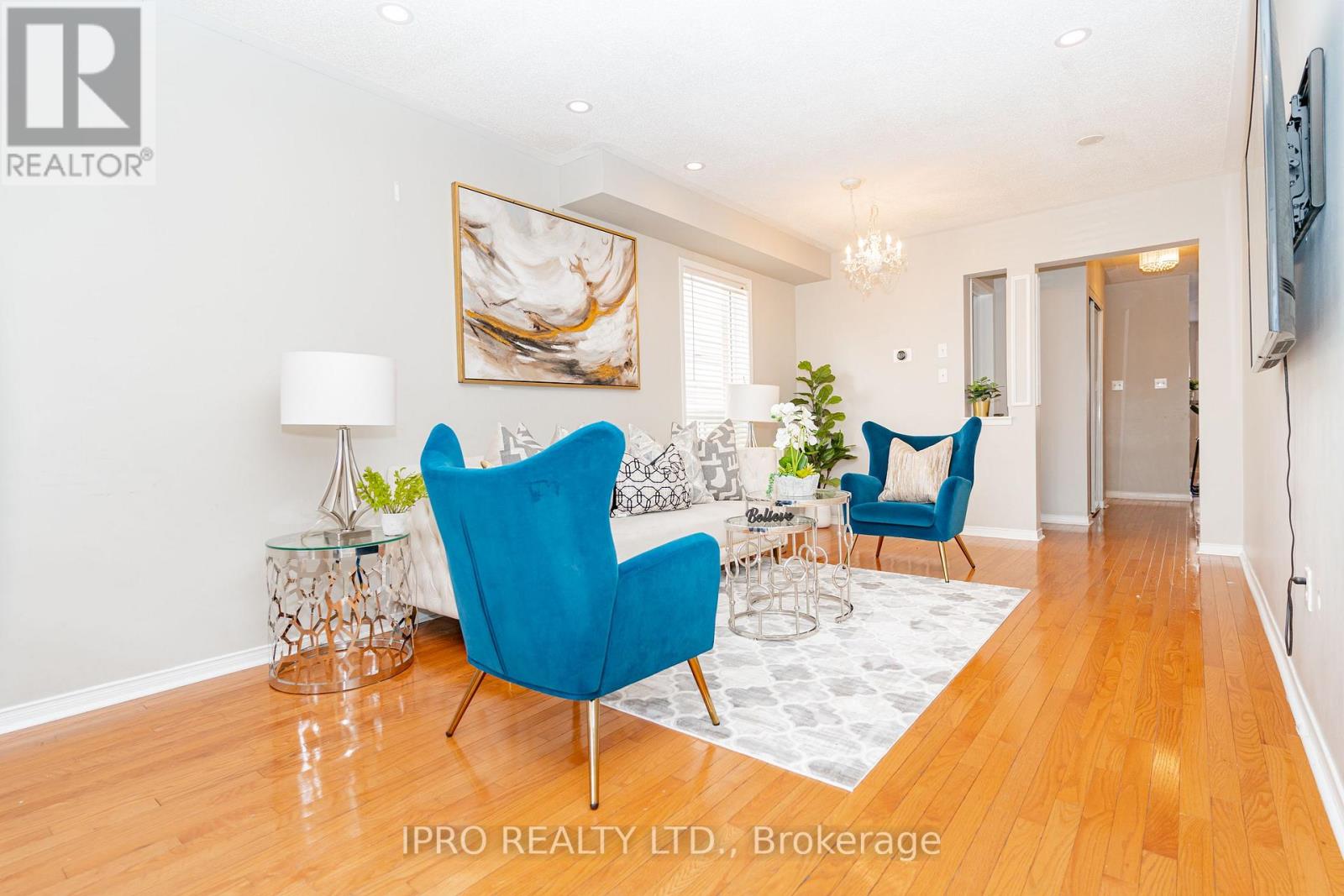 121 LIVINGSTON RD