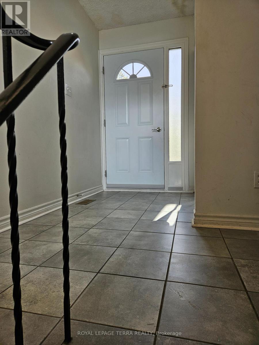 #19 -19 DAWSON CRES N, #19