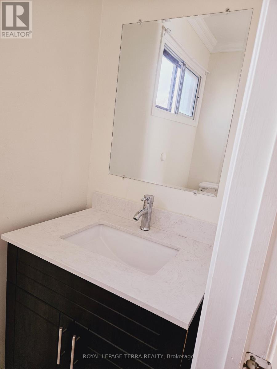 #19 -19 DAWSON CRES N, #19