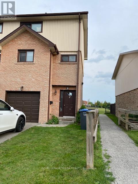 #19 -19 DAWSON CRES N, #19