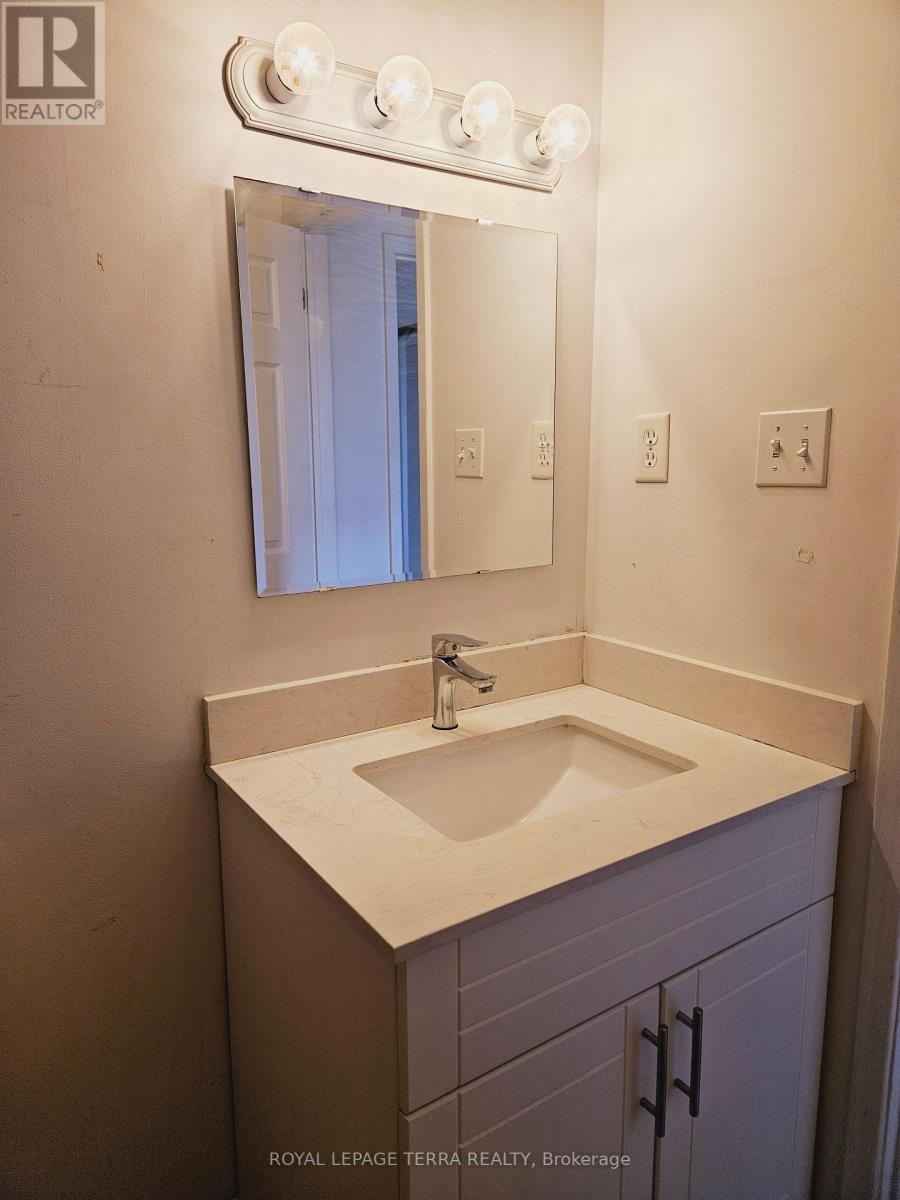 #19 -19 DAWSON CRES N, #19