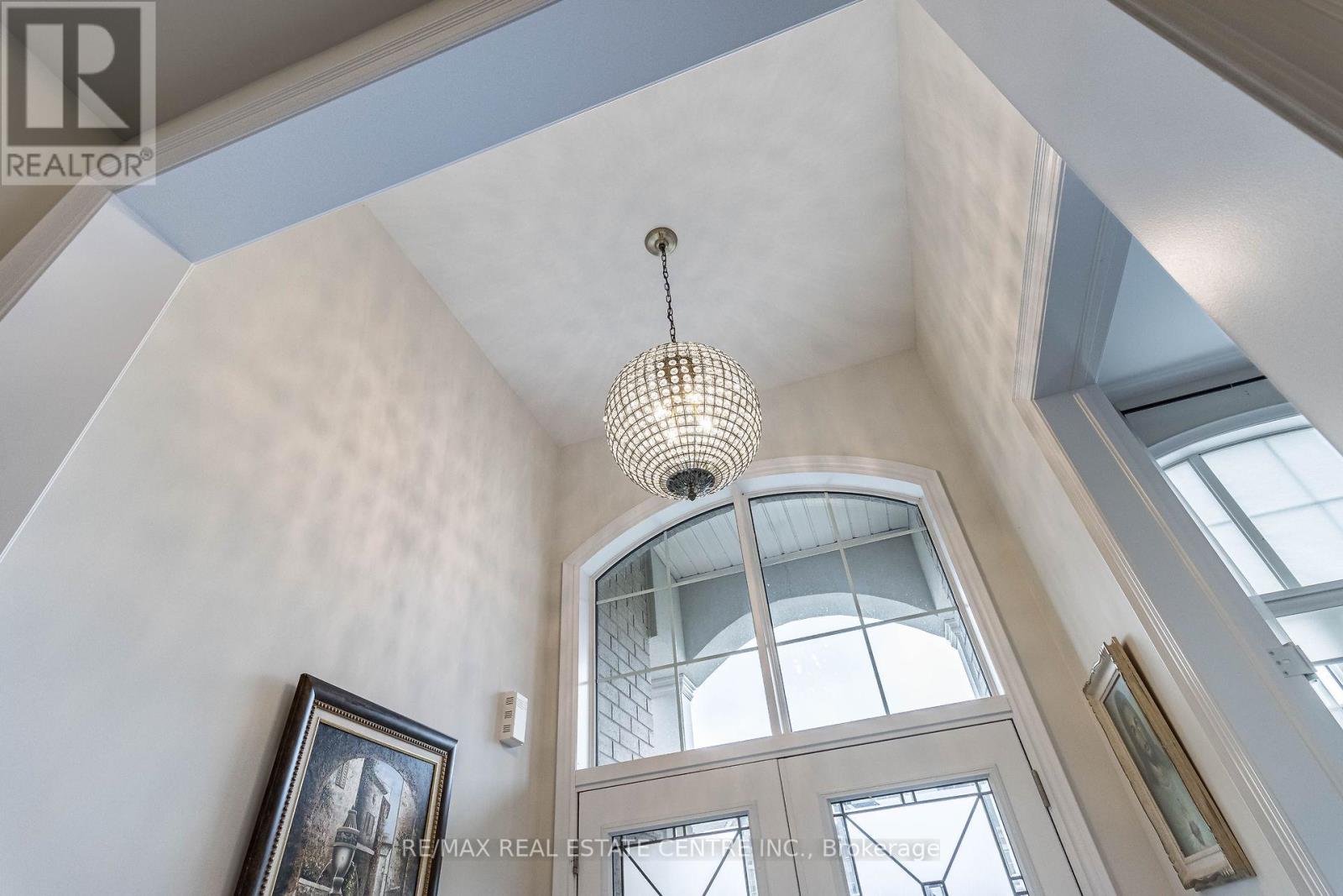 35 ARTHUR GRIFFIN CRES