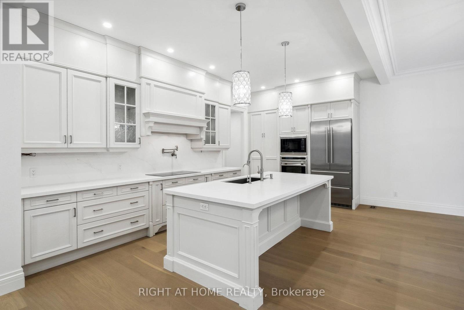 2409 LAKESHORE RD