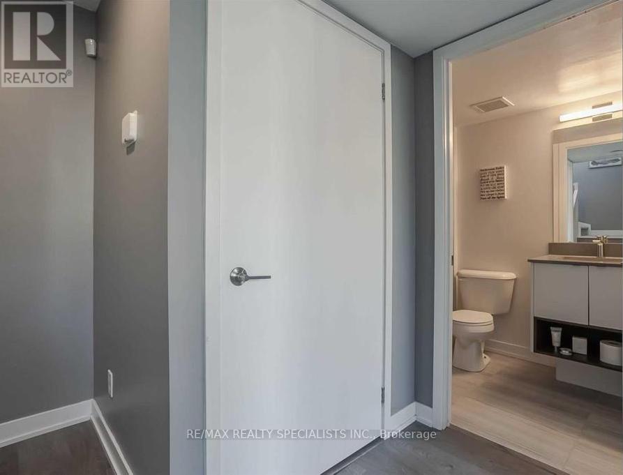 #810 -1133 COOKE BLVD, #810
