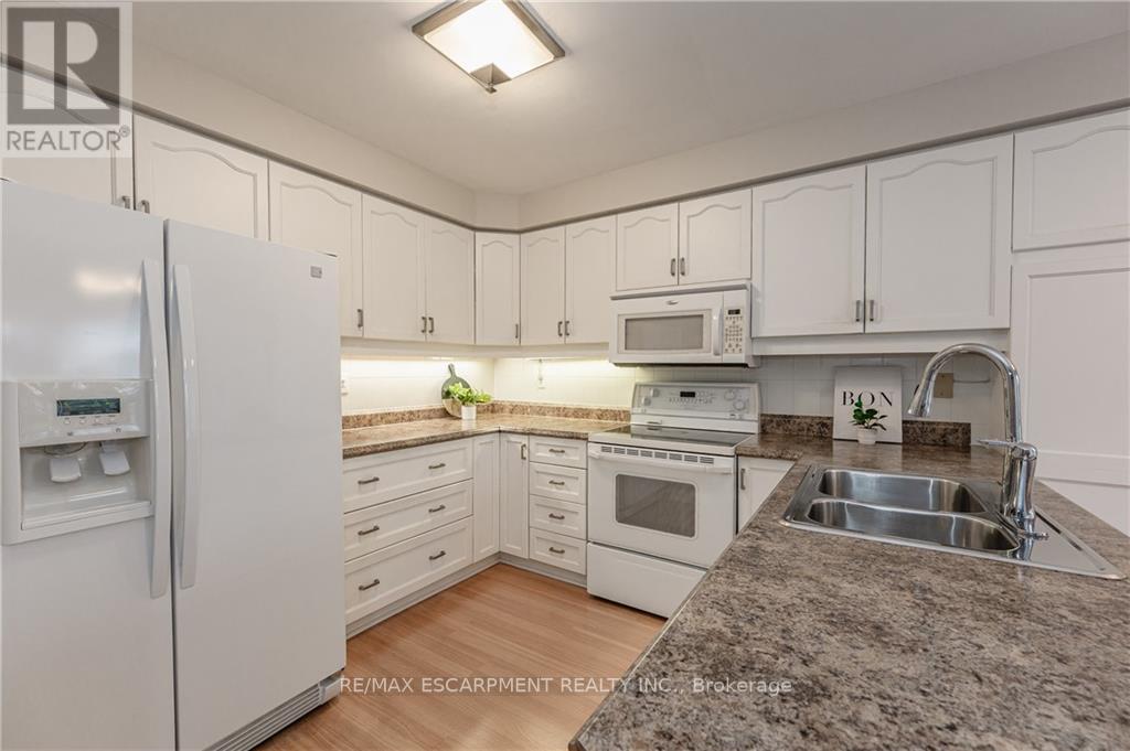 #12 -2103 BERWICK DR, #12