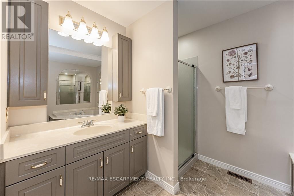 #12 -2103 BERWICK DR, #12