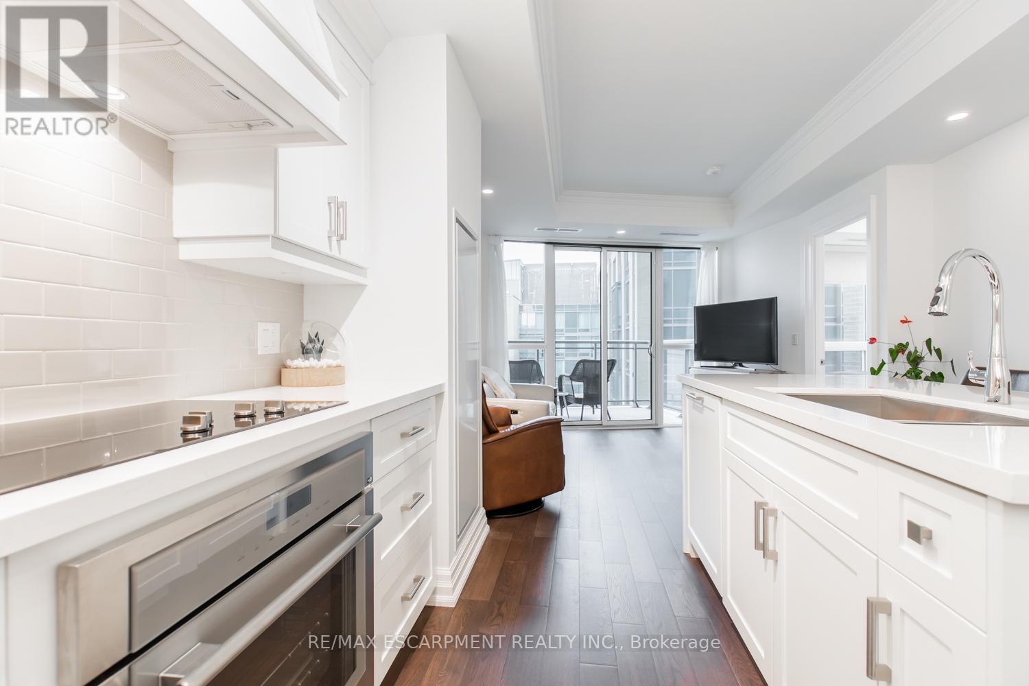 #711 -2060 LAKESHORE RD, #711
