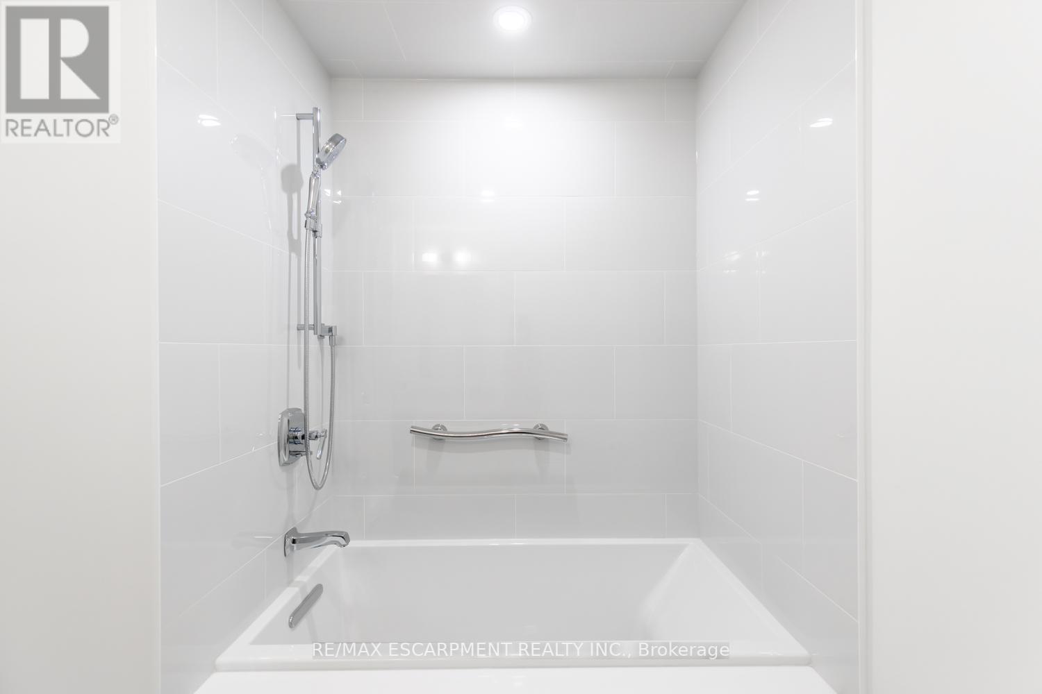 #711 -2060 LAKESHORE RD, #711