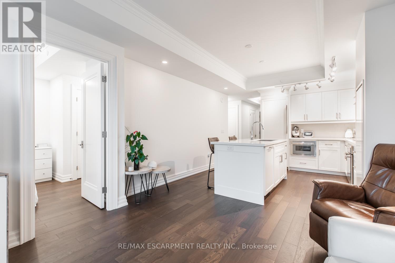 #711 -2060 LAKESHORE RD, #711