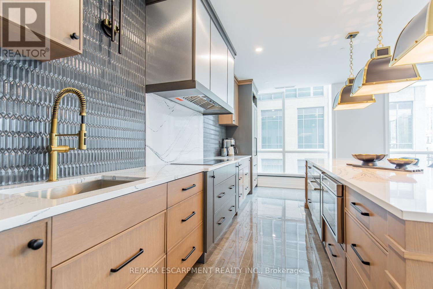 #711 -2060 LAKESHORE RD, #711