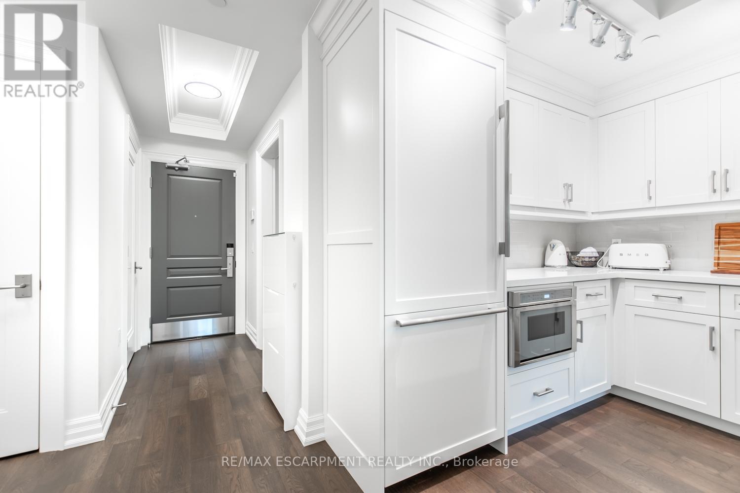 #711 -2060 LAKESHORE RD, #711