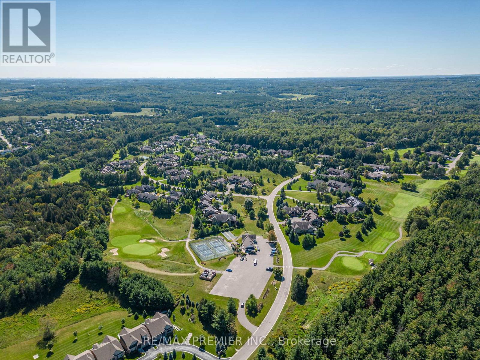 3 MORAINE PL