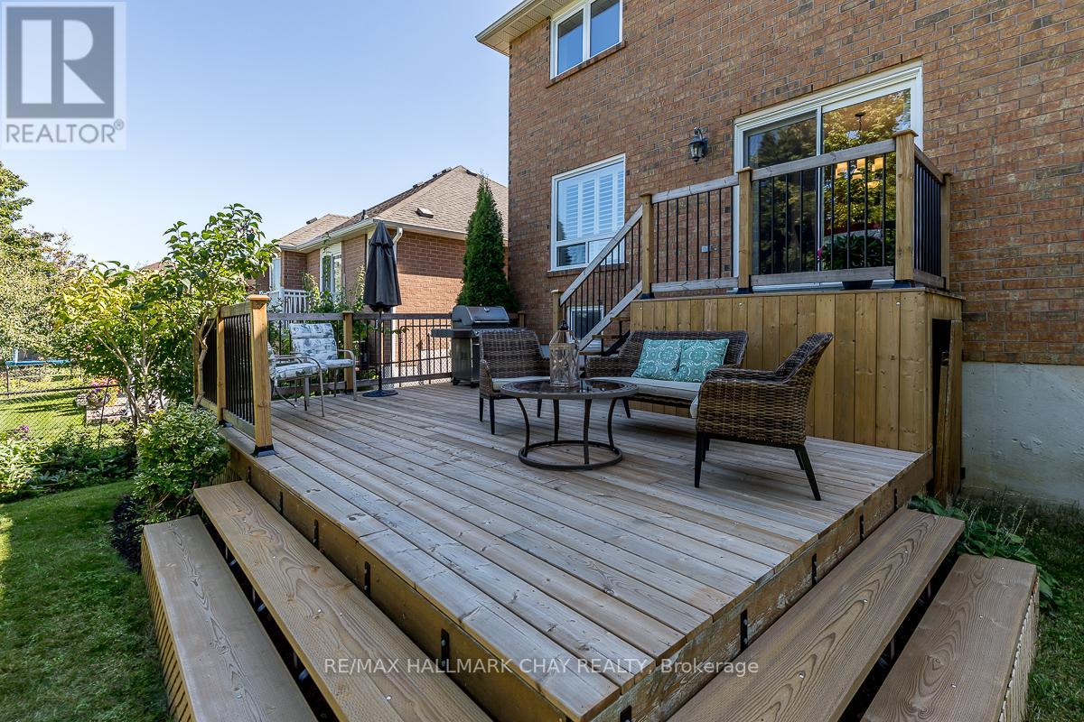 46 FOXCHASE DR