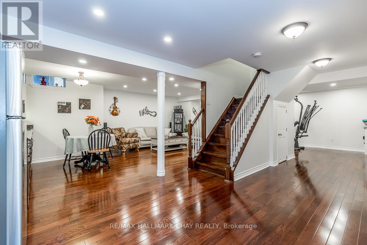 46 FOXCHASE DR
