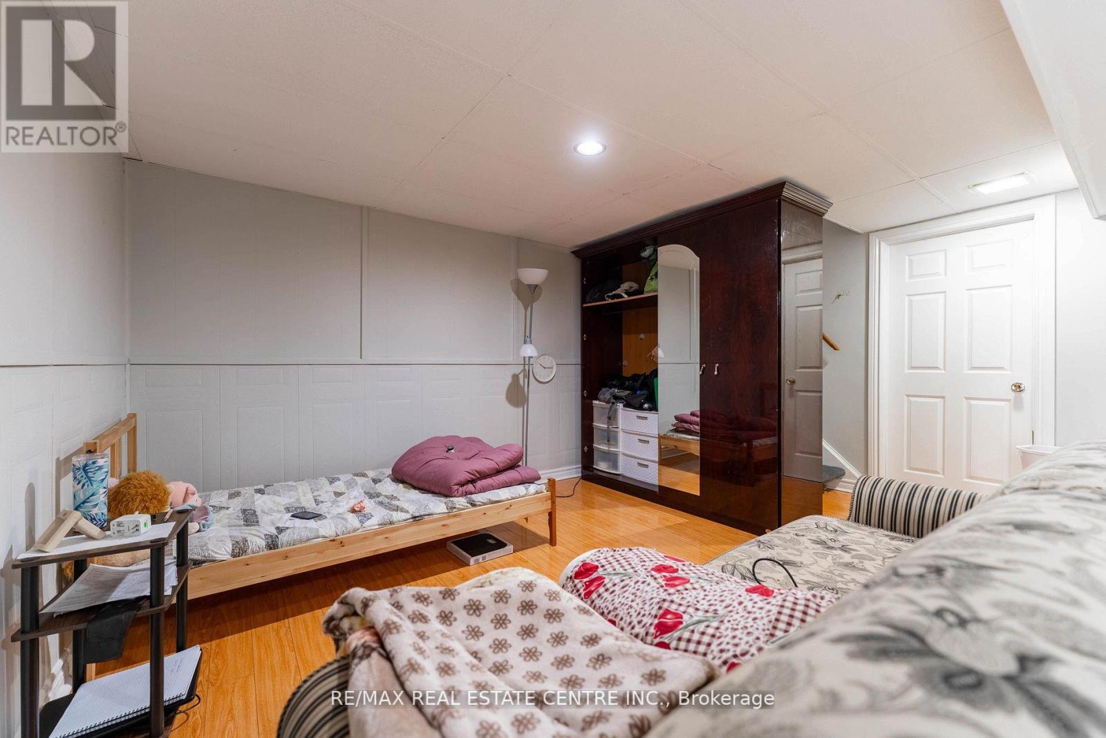14 ELMVALE AVE