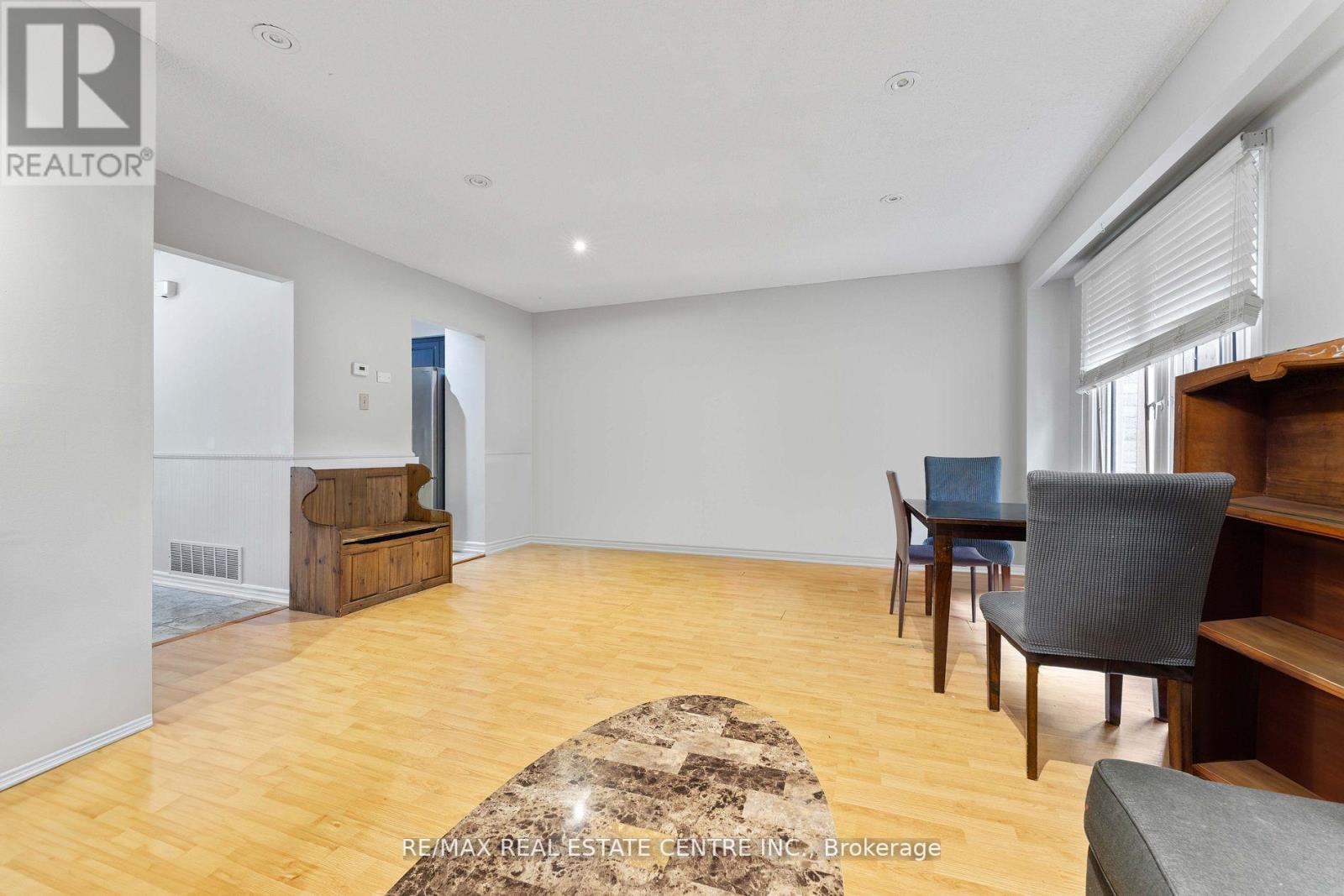 14 ELMVALE AVE