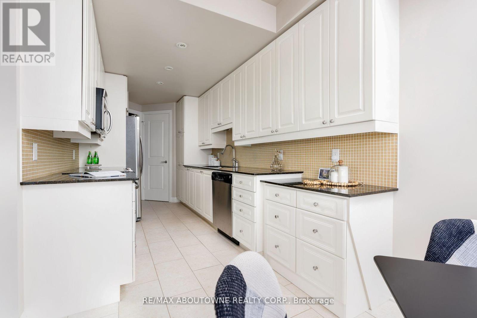 #1202 -1055 SOUTHDOWN RD, #1202