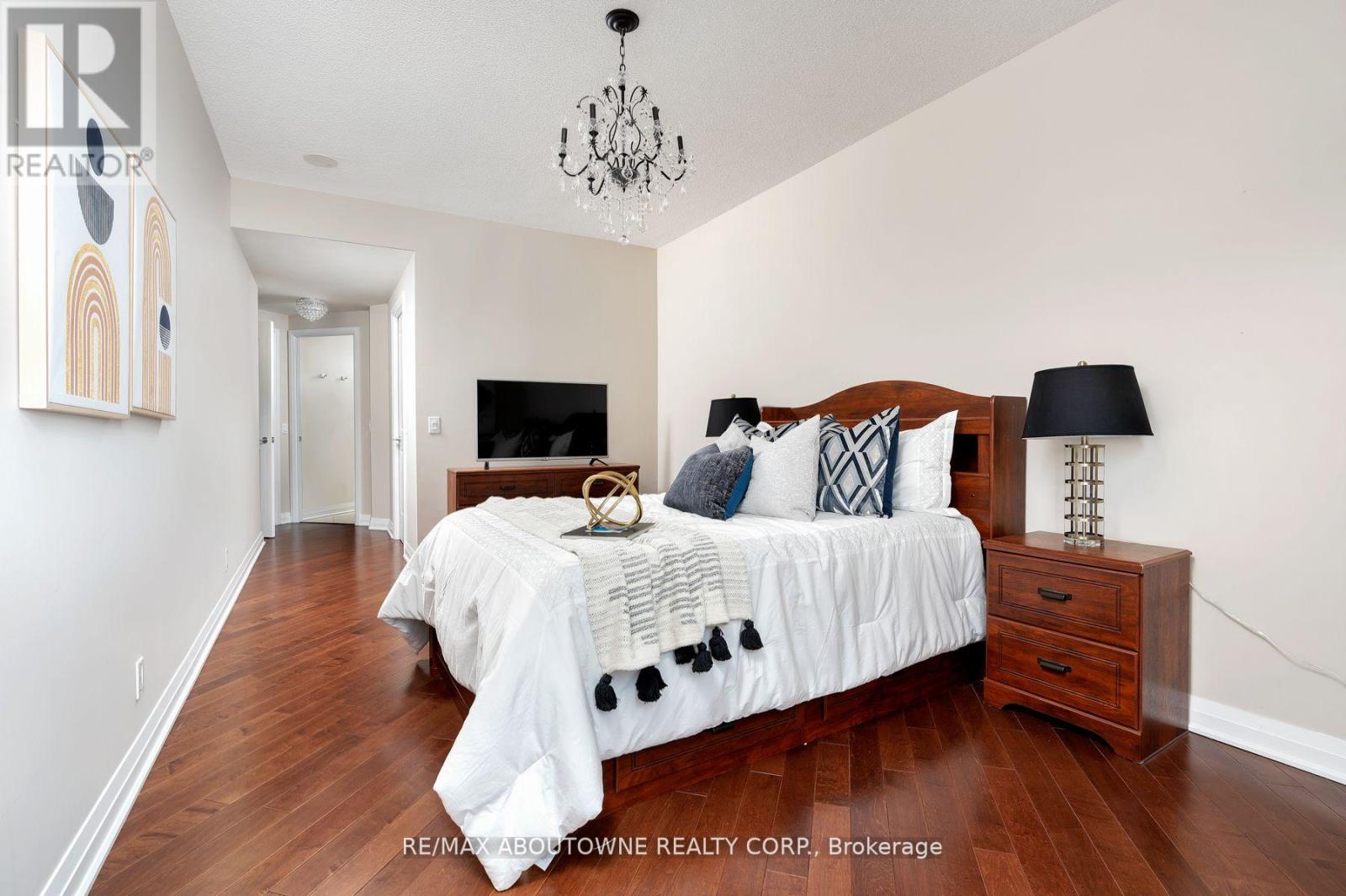 #1202 -1055 SOUTHDOWN RD, #1202