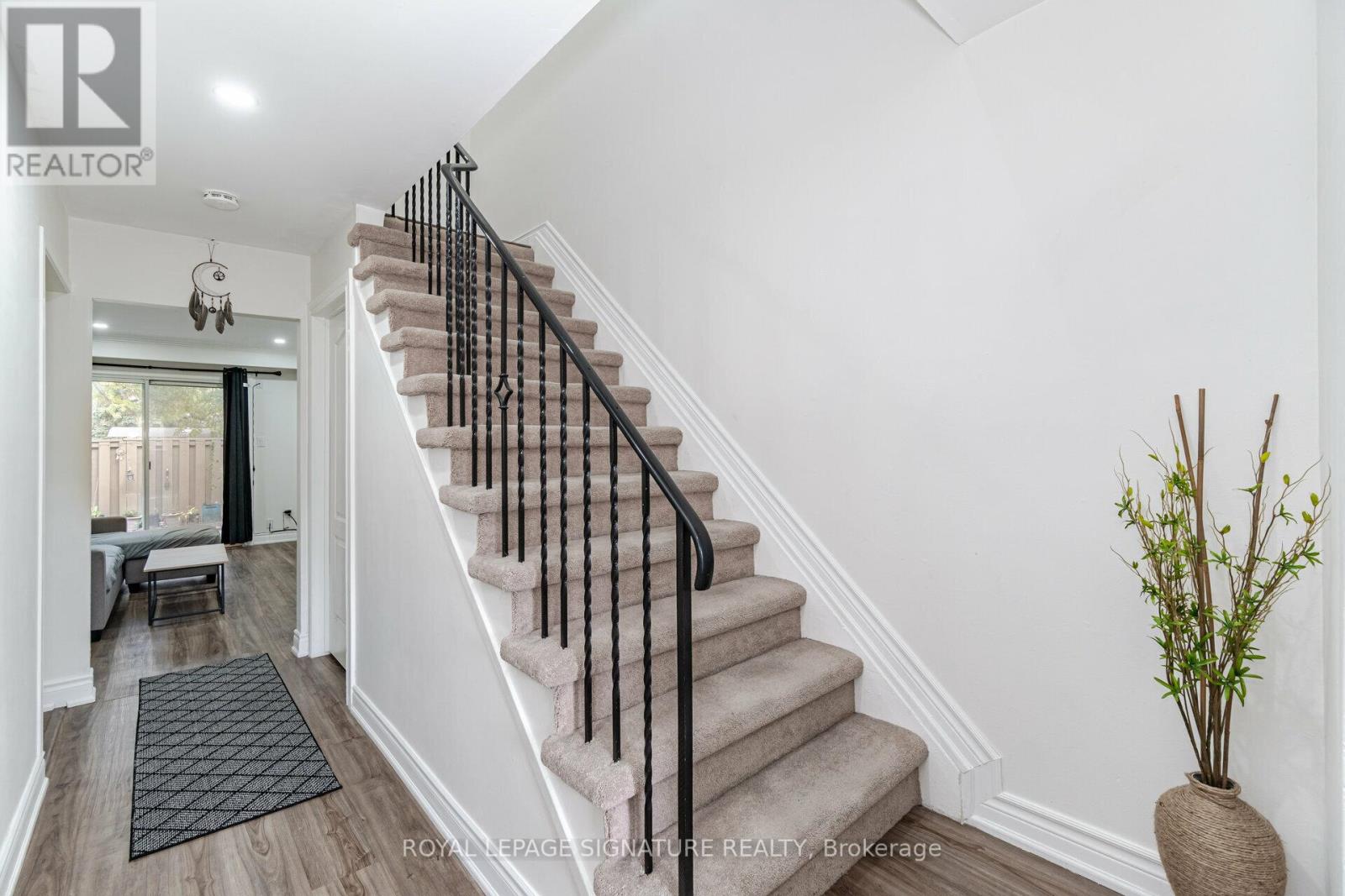 #6 -400 MISSISSAUGA VALLEY BLVD
