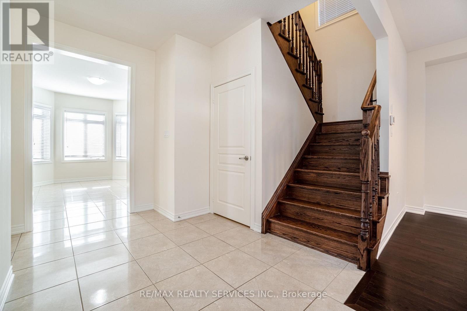 127 SQUIRE ELLIS DR
