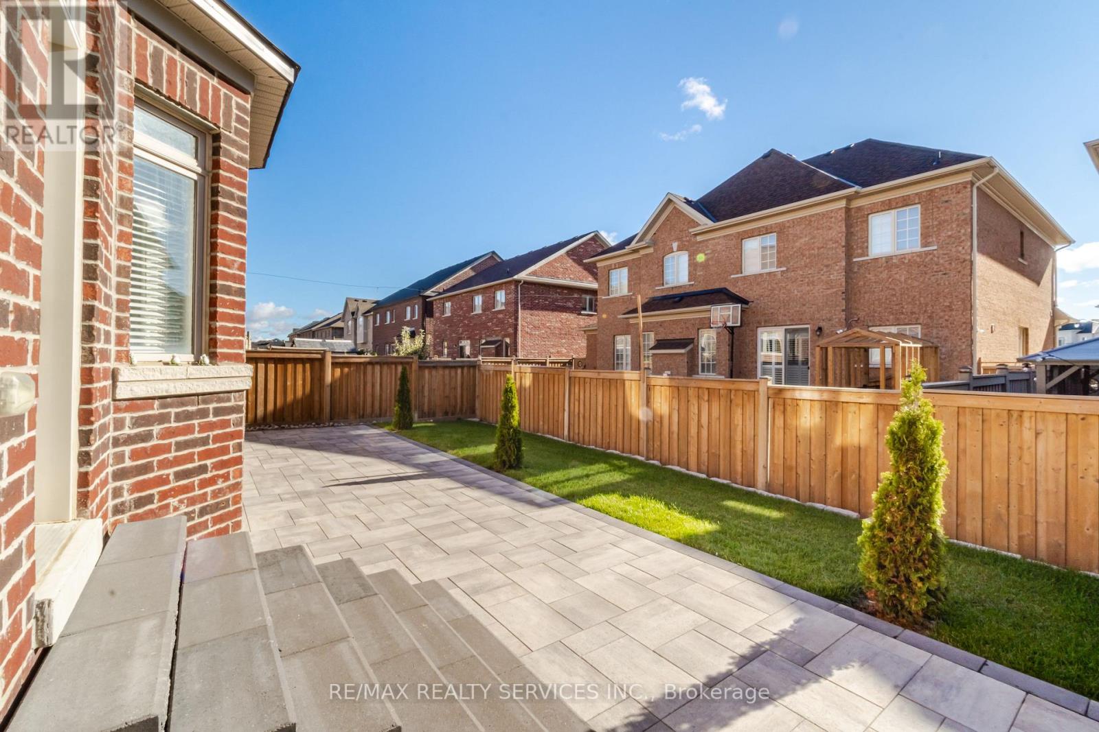 127 SQUIRE ELLIS DR