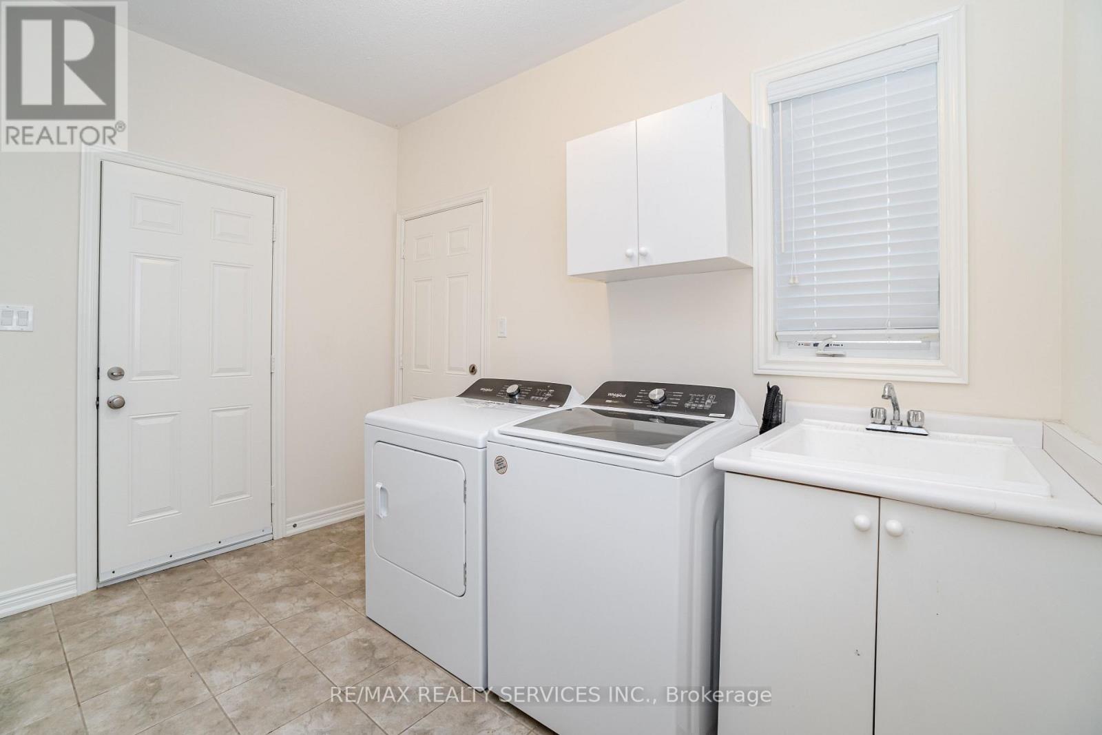 127 SQUIRE ELLIS DR