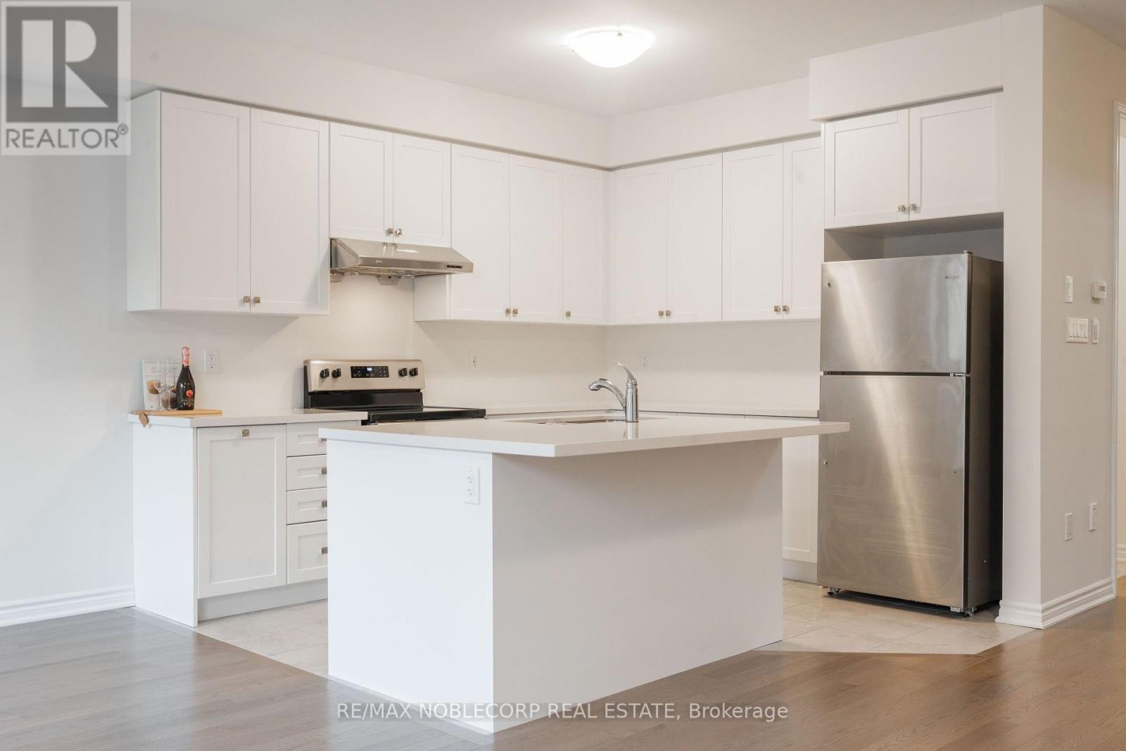 27 MOORHART CRES