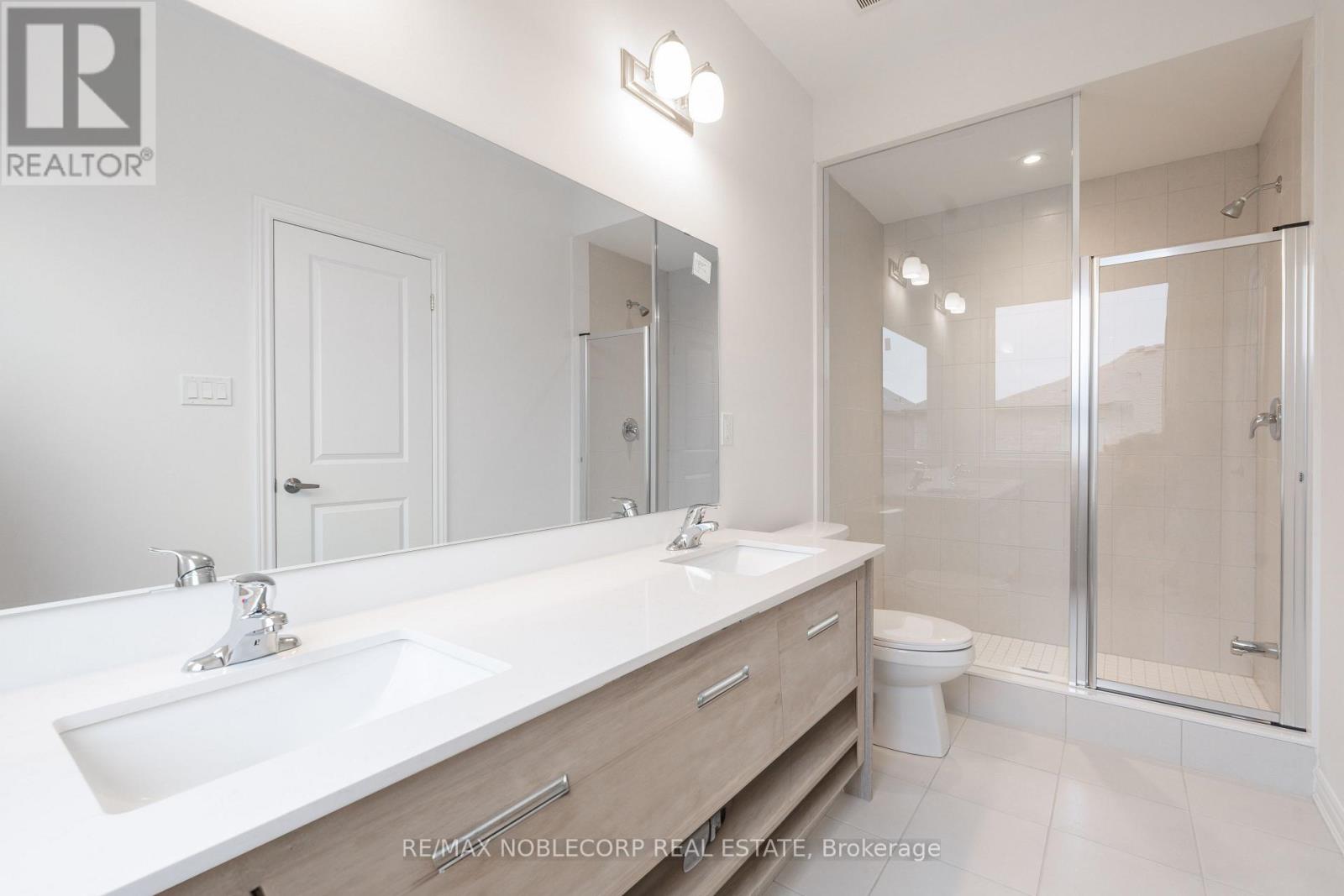27 MOORHART CRES
