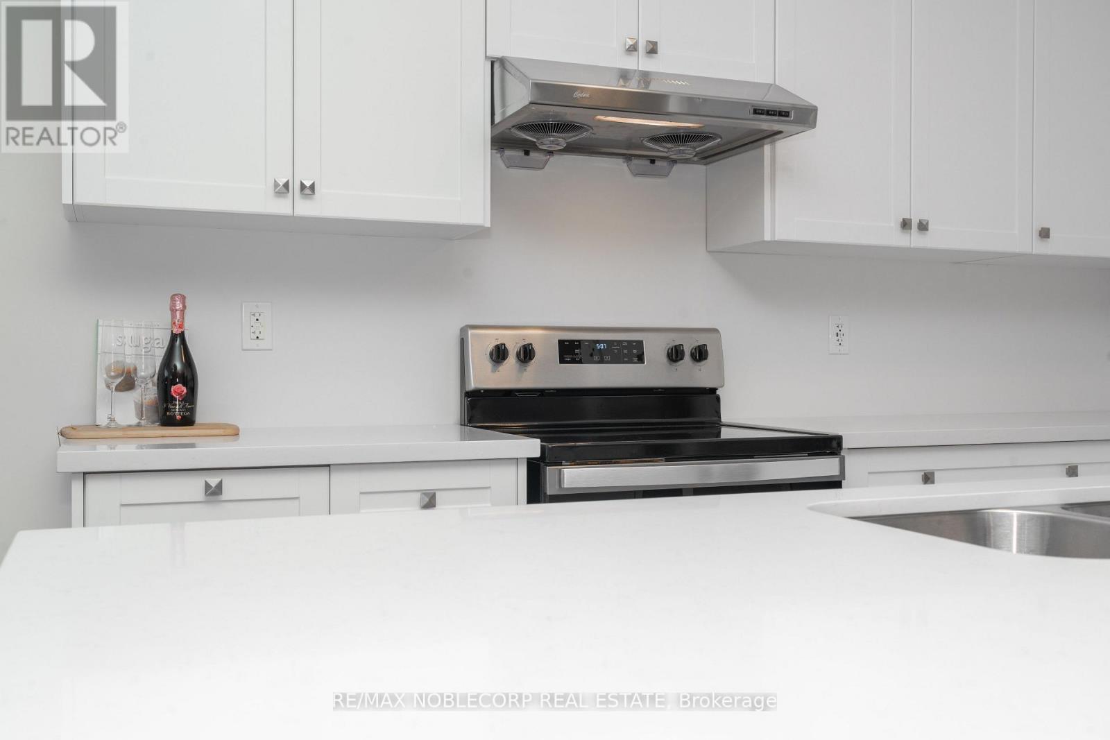 27 MOORHART CRES