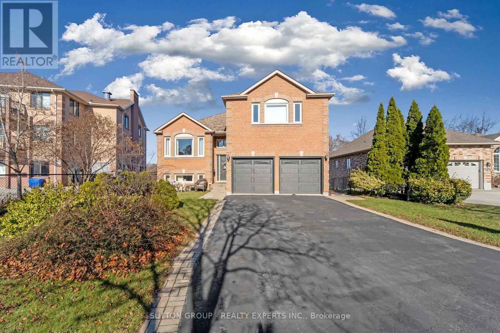 57 BIRCHWAY PL N