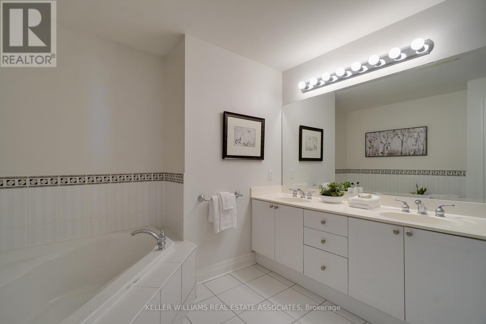 #511 -65 PORT ST E, #511