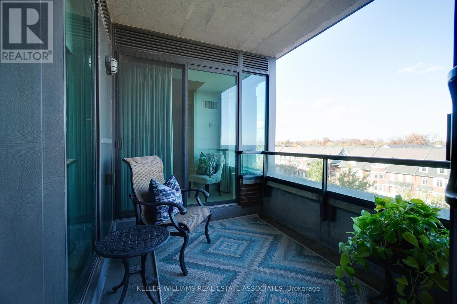 #511 -65 PORT ST E, #511